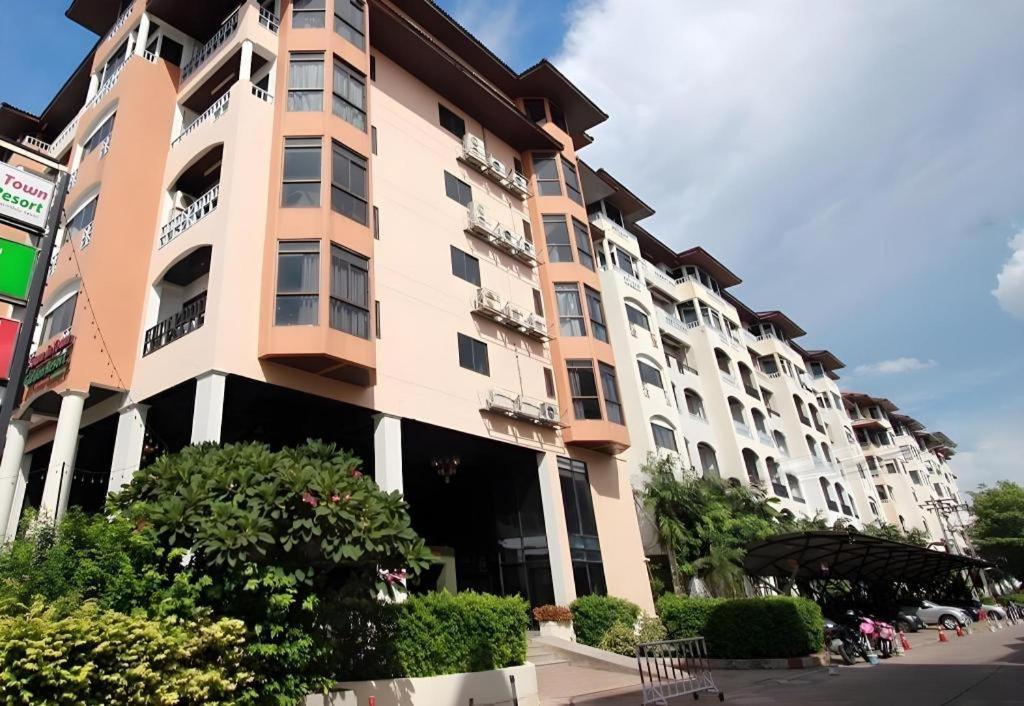 Town In Town Gardent Resort Bangkok Exterior foto