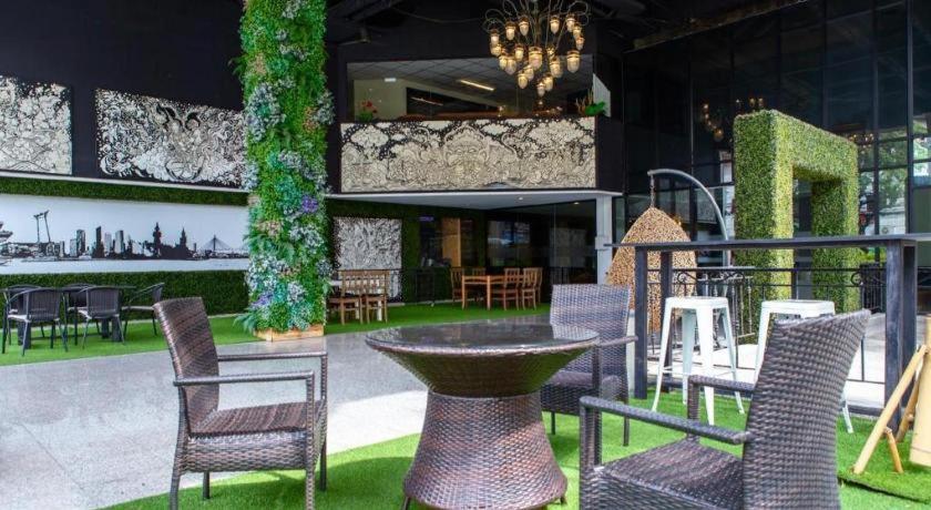 Town In Town Gardent Resort Bangkok Exterior foto