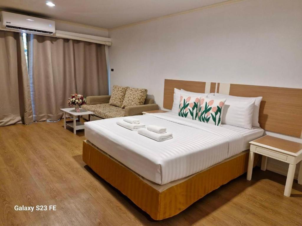 Town In Town Gardent Resort Bangkok Exterior foto